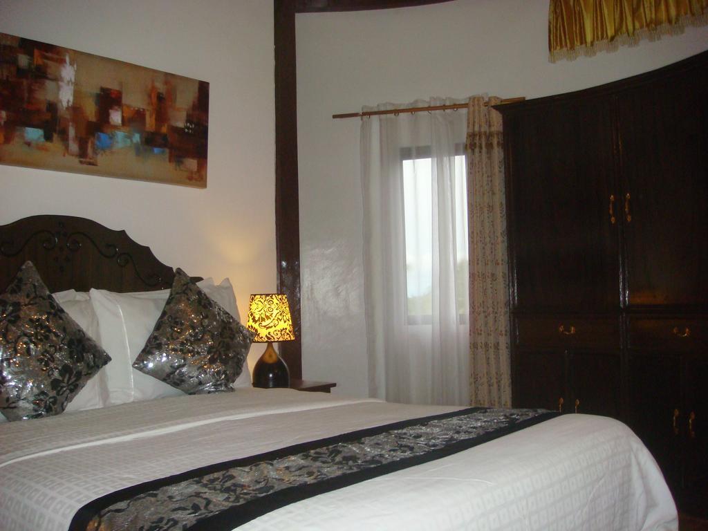 Padre Burgos Castle Resort Surigao Exterior photo