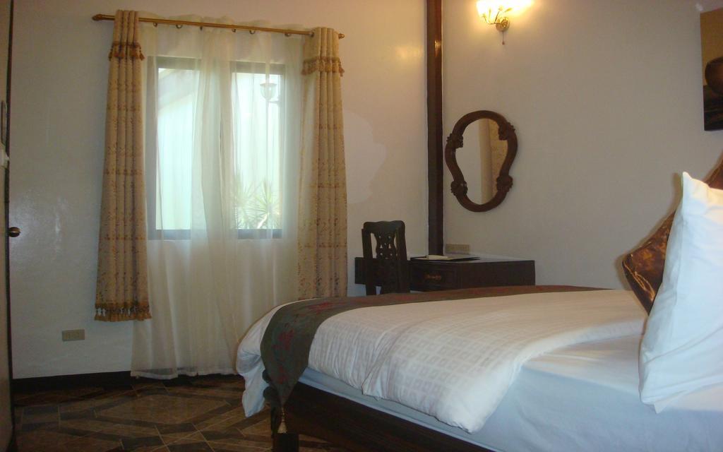 Padre Burgos Castle Resort Surigao Exterior photo